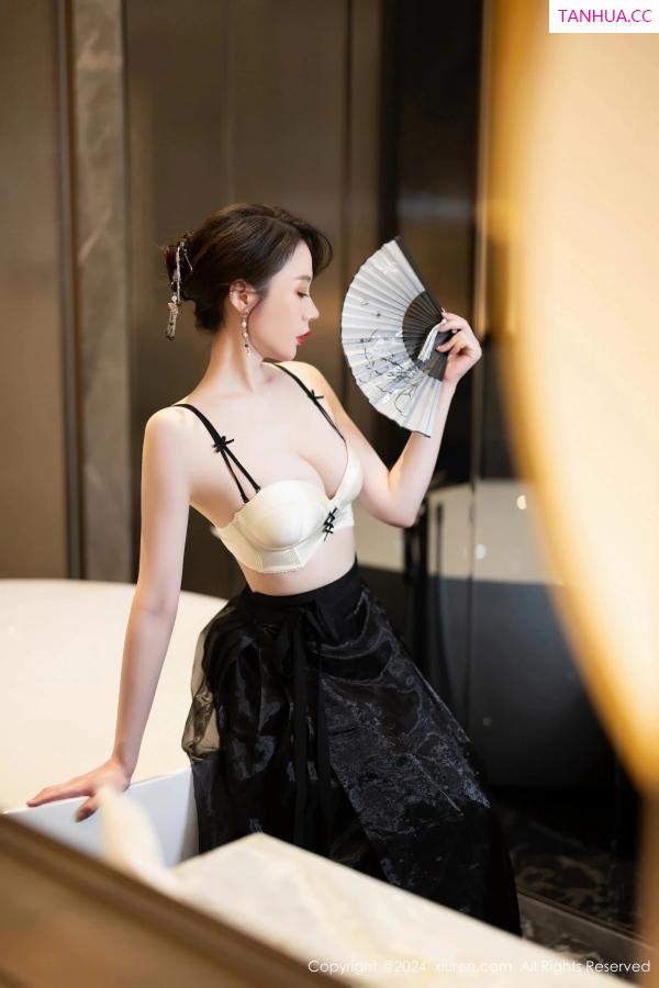 梦心玥  [XiuRen]高清写真图 2024.04.28 No.8465 梦心玥 修长美腿第22张图片